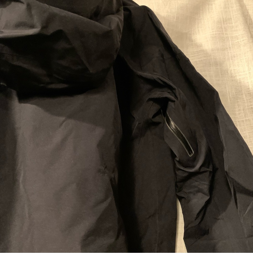 Mountain Hardware Jacket - image 7